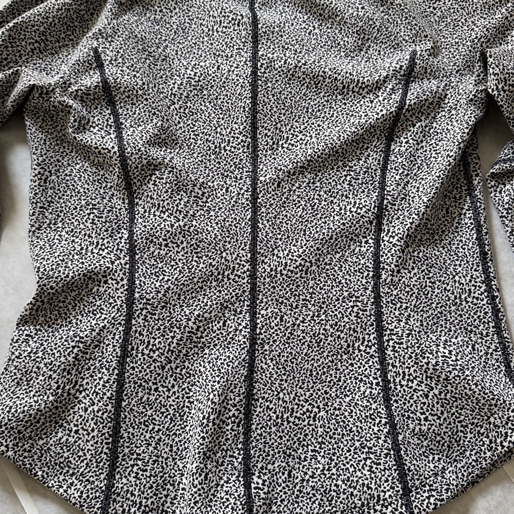 Athleta Salutation jacquard black and white athletic soft jacket with pockets - Picture 7 of 12